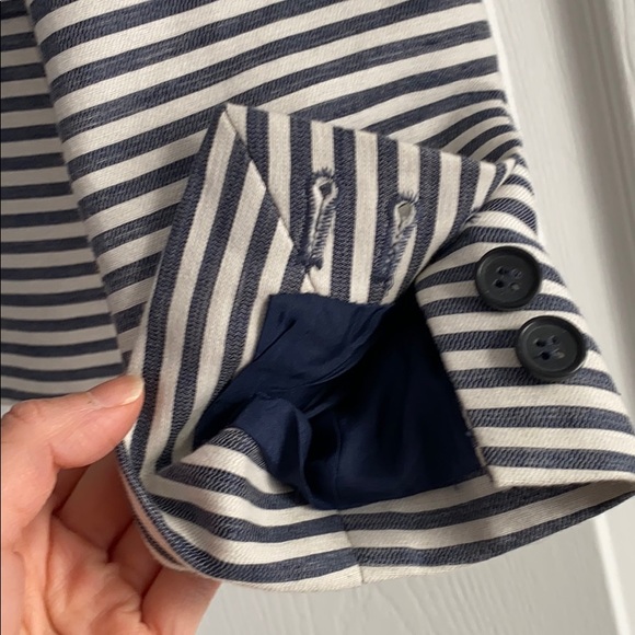 Like new Madewell blazer in cream and navy stripes - Picture 3 of 7